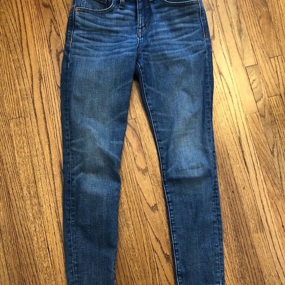 Madewell 9” High Rise Skinny Crop Jean Destructed Hem Edition - Picture 7 of 8